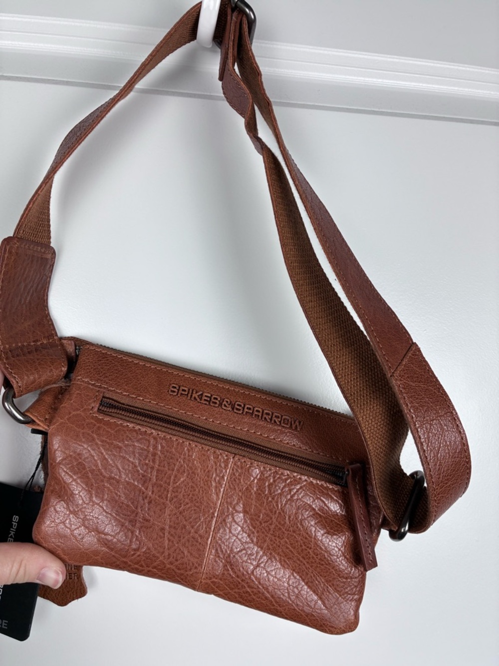 NWT Women’s Brown Leather-Trim Zip Pouch Belt Bag Travel - Picture 2 of 9